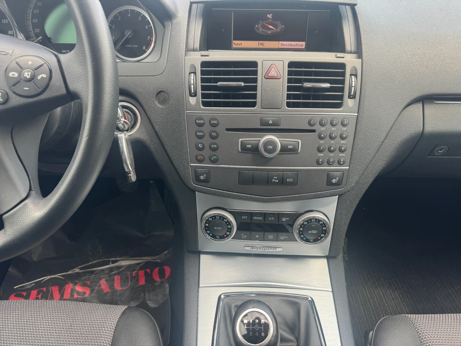 Mercedes-Benz C 180 i AVANTGARDE, снимка 11 - Автомобили и джипове - 55786343