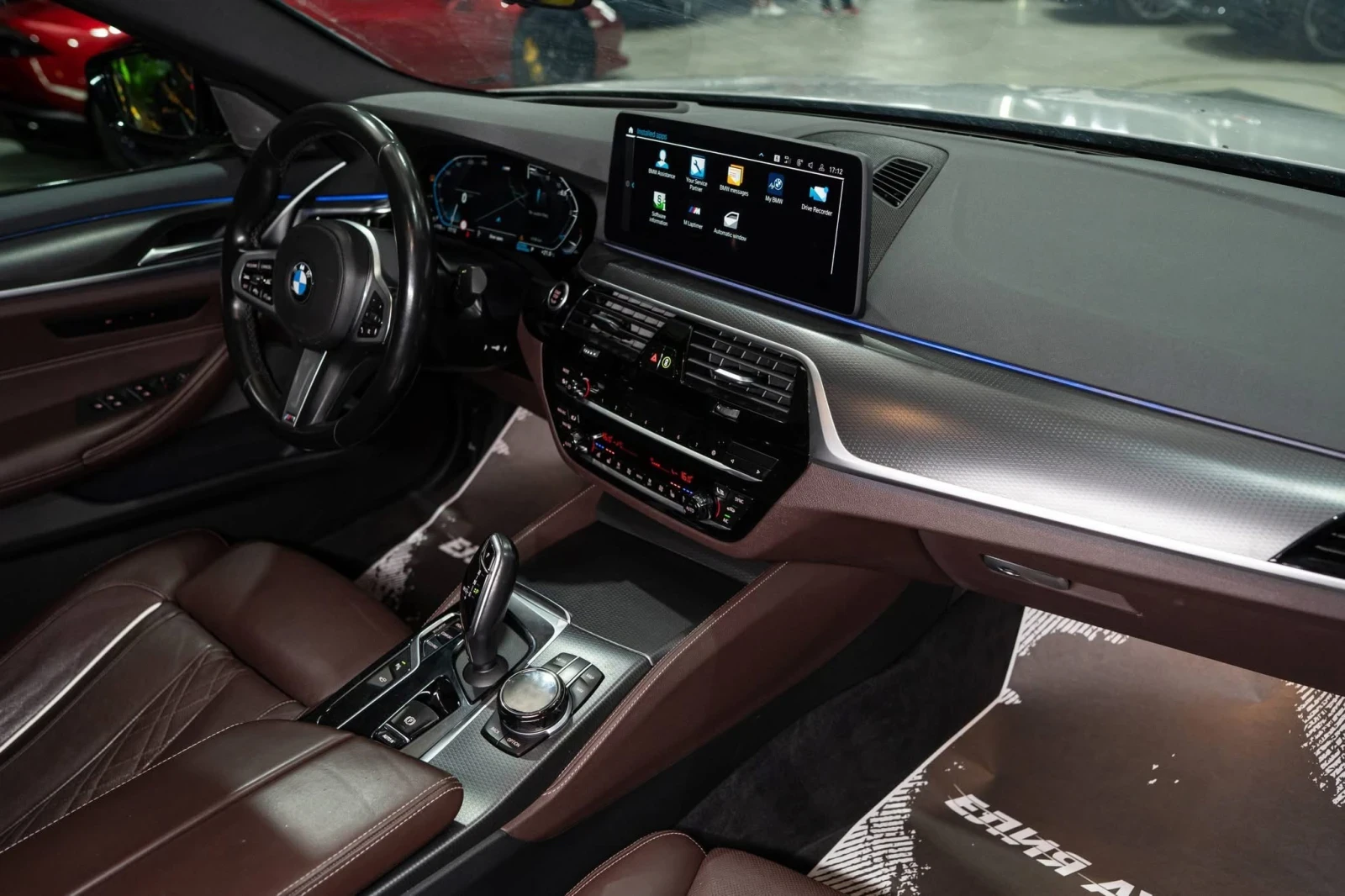BMW 540 D FACELIFT M SPORT LED H&K ЛИЗИНГ 100%, снимка 12 - Автомобили и джипове - 56249075