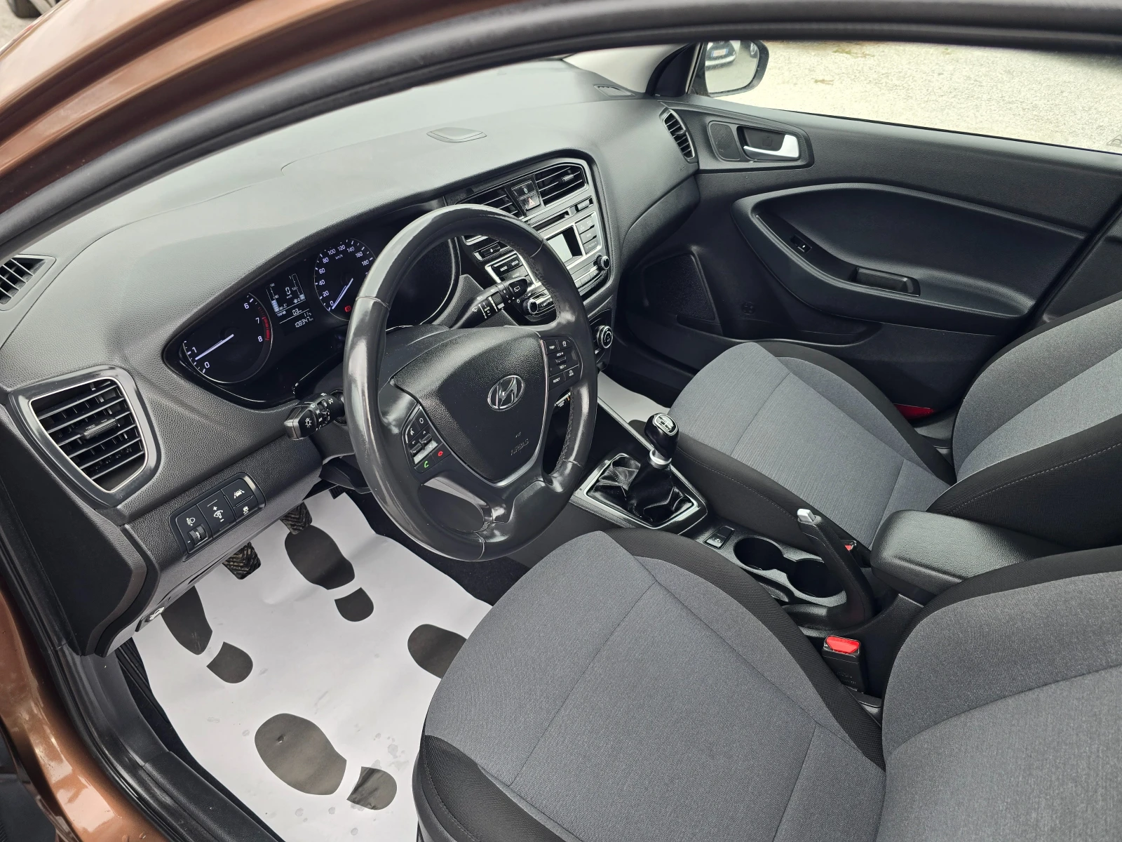 Hyundai I20 1.2i-85k.c-EURO-6-KLIMATRONIC | Mobile.bg � ����������� 9