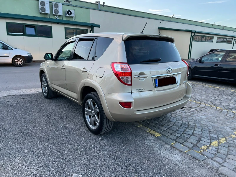 Toyota Rav4 2.2D.АВТОМАТИК МНОГО ЕКСТРИ, снимка 7 - Автомобили и джипове - 47195341