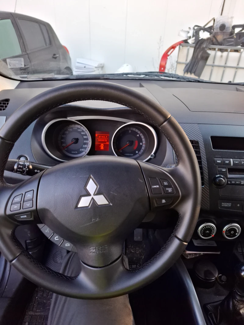 Mitsubishi Outlander, снимка 5 - Автомобили и джипове - 48021805