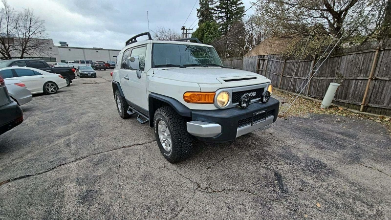 Toyota Fj cruiser 2011 Toyota FJ Cruiser 30 000лв до София, снимка 2 - Автомобили и джипове - 48527792