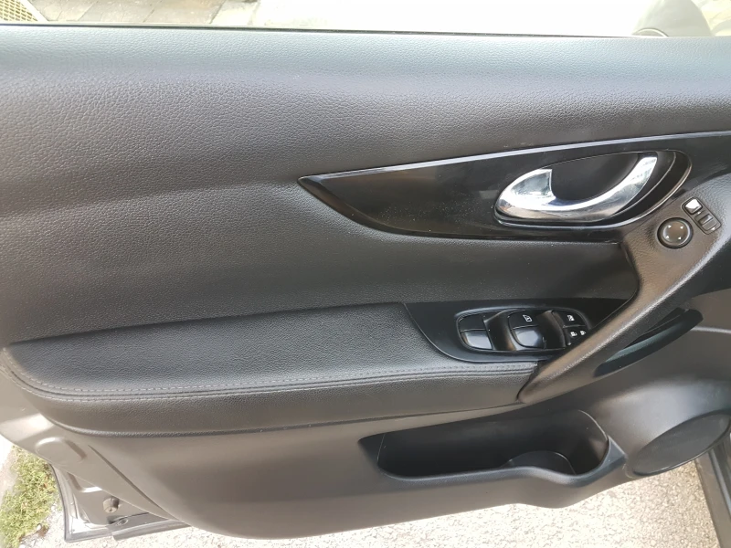 Nissan Qashqai 1.6DCI 4&#215;4 131кс, снимка 12 - Автомобили и джипове - 51337903