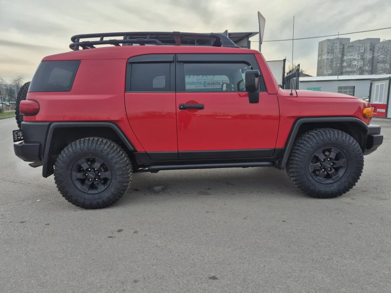 Toyota Fj cruiser Trail Teams Special Edition 4х4, снимка 3 - Автомобили и джипове - 52632304