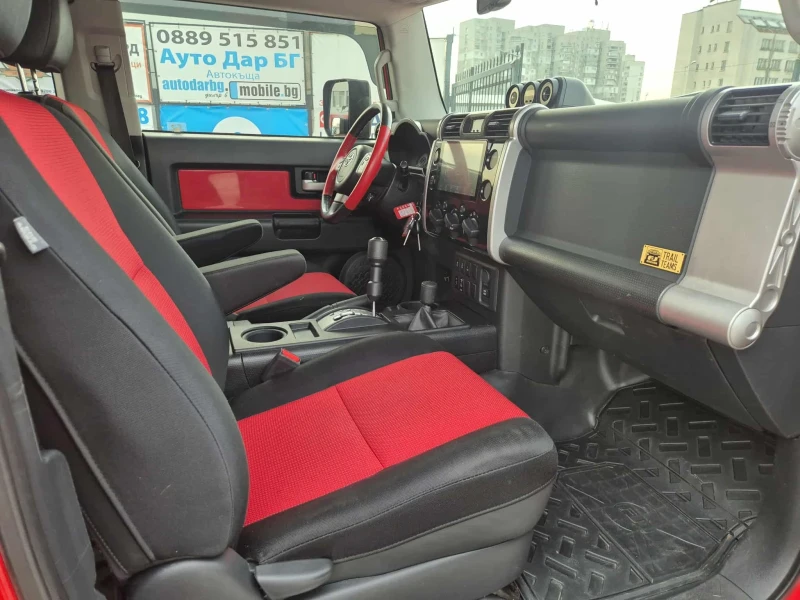 Toyota Fj cruiser Trail Teams Special Edition 4х4, снимка 13 - Автомобили и джипове - 52632304