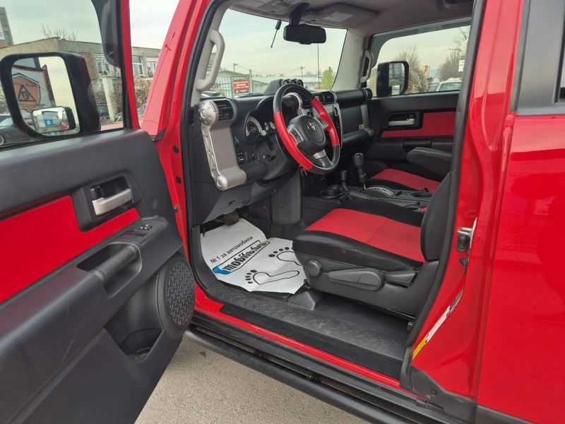 Toyota Fj cruiser Trail Teams Special Edition 4х4, снимка 9 - Автомобили и джипове - 52632304