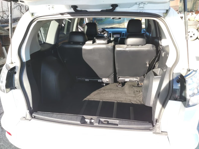 Mitsubishi Outlander 2.0 MIVEC, снимка 9 - Автомобили и джипове - 52714686
