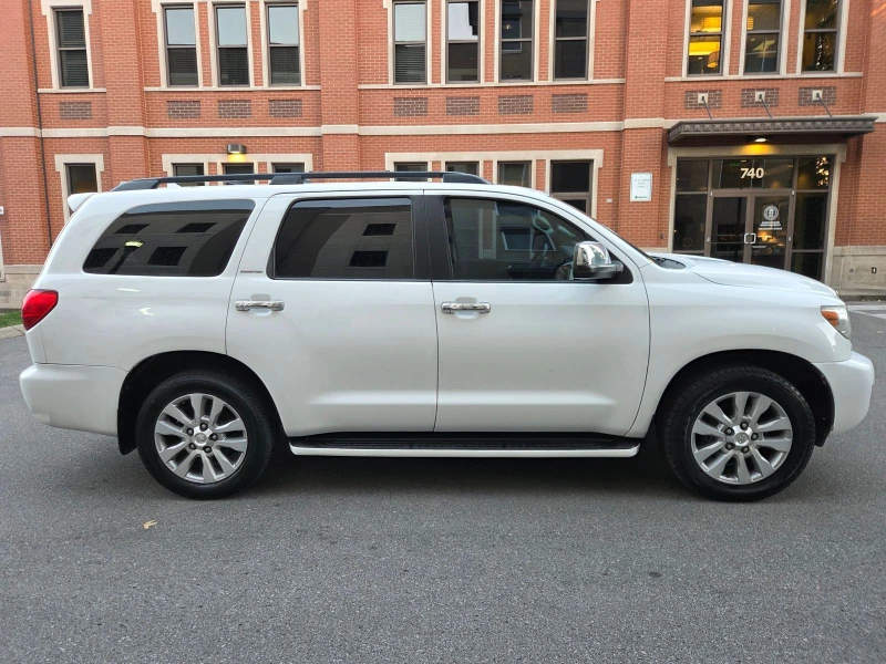Toyota Sequoia, снимка 3 - Автомобили и джипове - 53029135