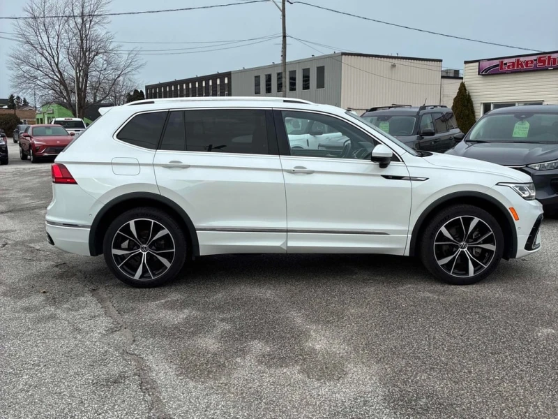 VW Tiguan * Highline R Line * CARFAX * БЕЗ ПЪРВОНАЧАЛНА ВНОС, снимка 3 - Автомобили и джипове - 53182007