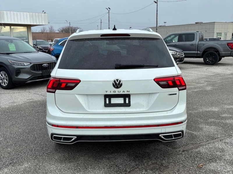 VW Tiguan * Highline R Line * CARFAX * БЕЗ ПЪРВОНАЧАЛНА ВНОС, снимка 4 - Автомобили и джипове - 53182007