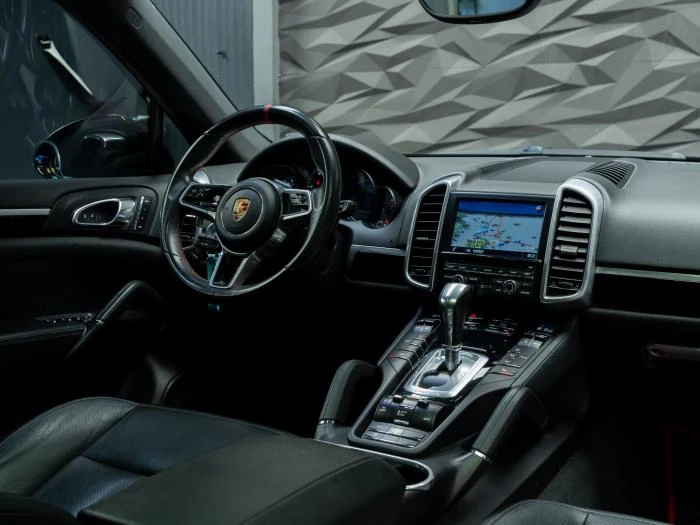 Porsche Cayenne PANO* AIR* MEMORY* V6* LED* ПОДГРЕВ* , снимка 11 - Автомобили и джипове - 56079161