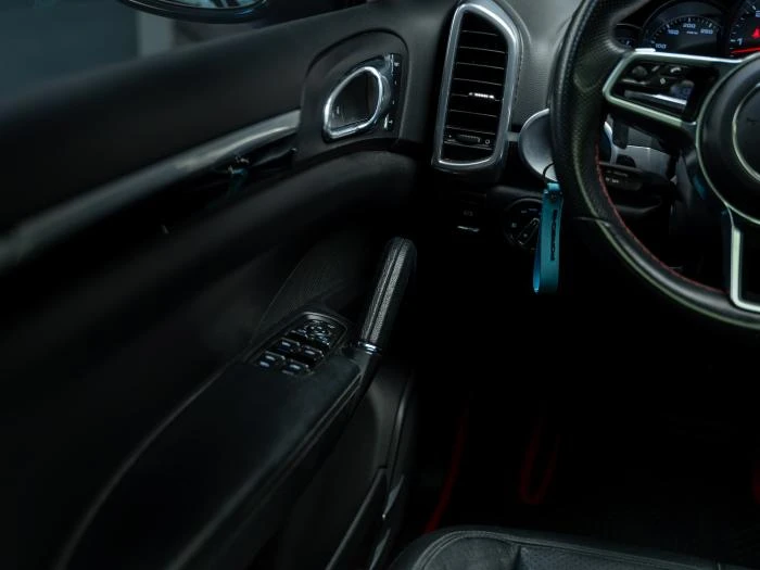 Porsche Cayenne PANO* AIR* MEMORY* V6* LED* ПОДГРЕВ* , снимка 17 - Автомобили и джипове - 56079161