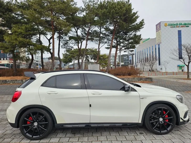 Mercedes-Benz GLA, снимка 5 - Автомобили и джипове - 56093825