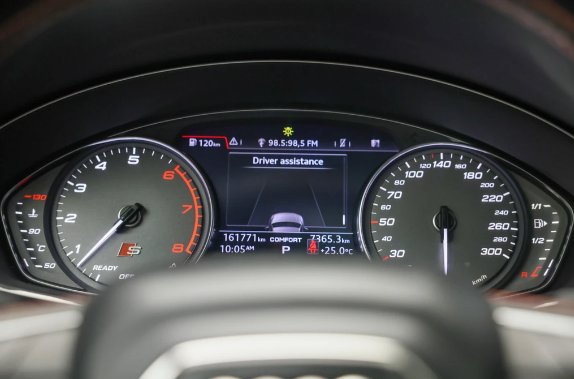 Audi SQ5 КАМЕРИ* ПОДГРЕВ* KEYLESS* PANO - изображение 9