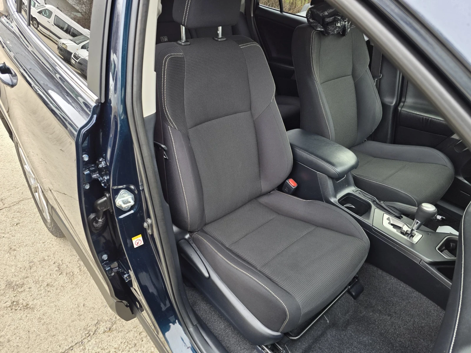 Toyota Rav4 2.5 HIBRID AWD , снимка 8 - Автомобили и джипове - 53915716