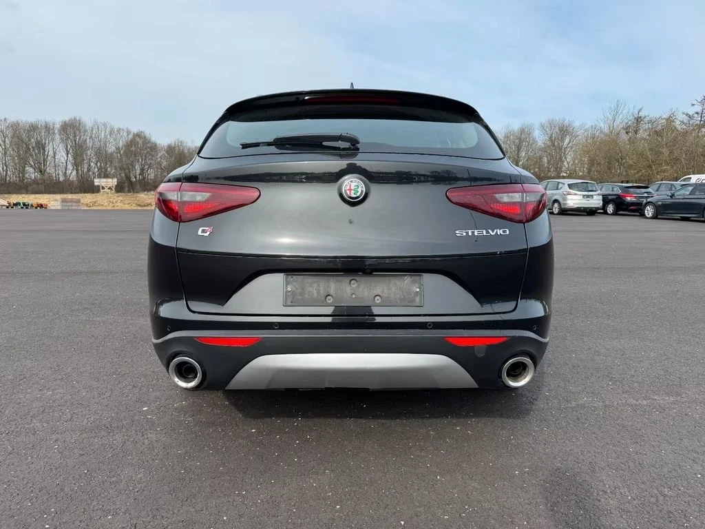Alfa Romeo Stelvio 2.2 Super Diesel Q4, снимка 13 - Автомобили и джипове - 53986540