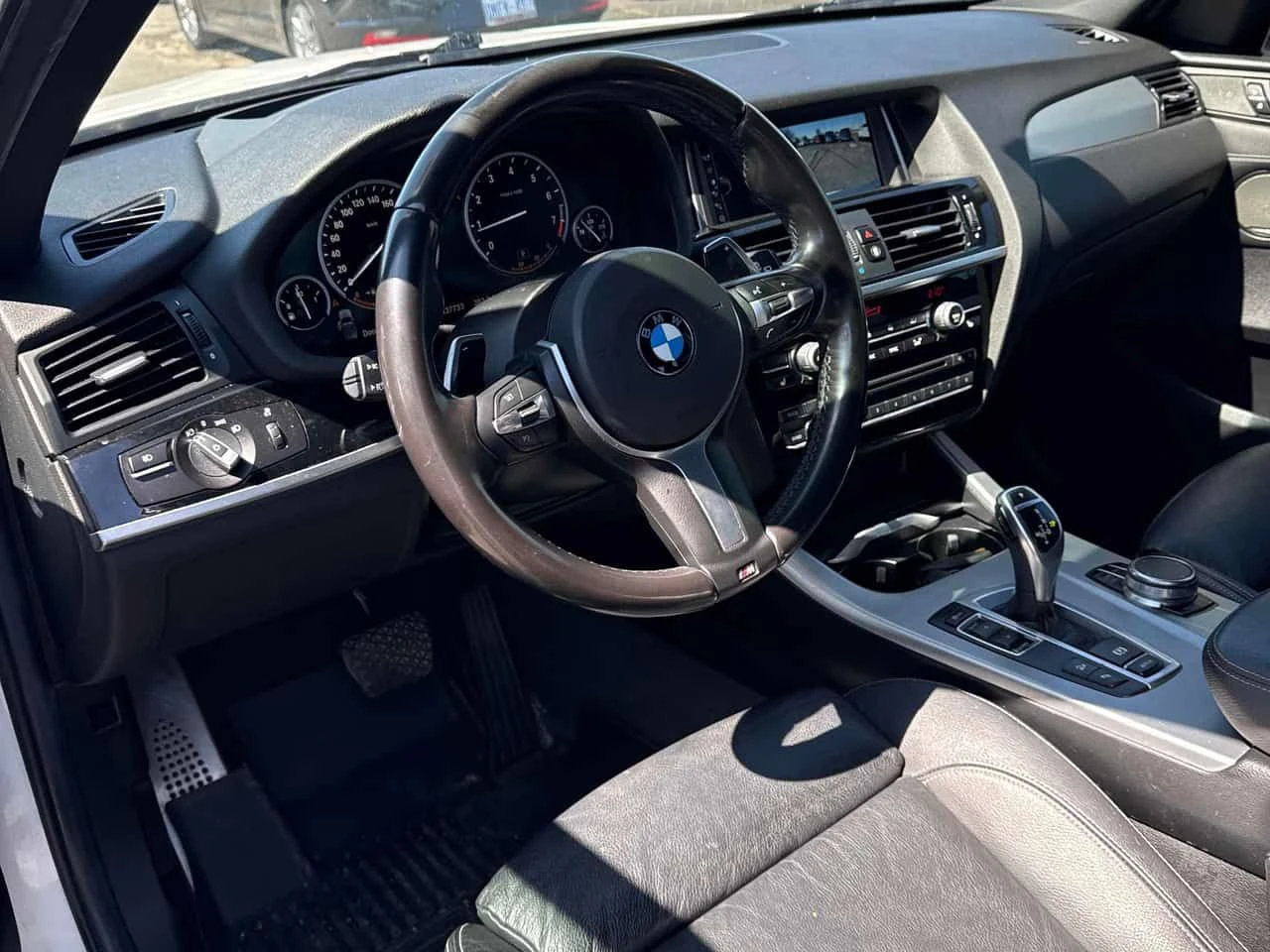 BMW X3 * xDrive28i * СЕРВИЗНА КНИЖКА * ЩОРИ * ПАМЕТ , снимка 8 - Автомобили и джипове - 54366806