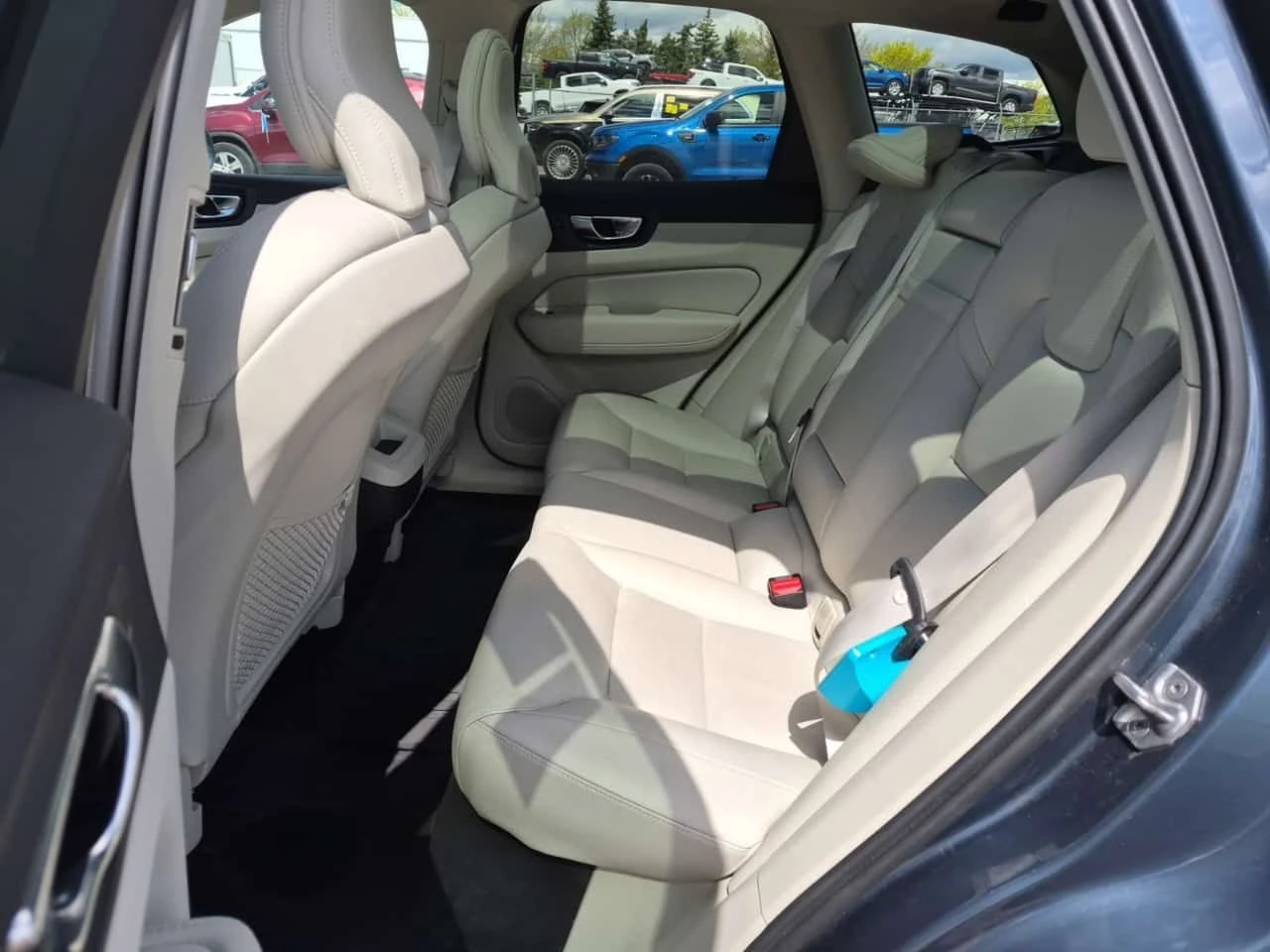 Volvo XC60 * MOMENTUM * АВТОКРЕДИТ БЕЗ ПЪРВОНАЧАЛНА ВНОСКА * , снимка 12 - Автомобили и джипове - 54564461