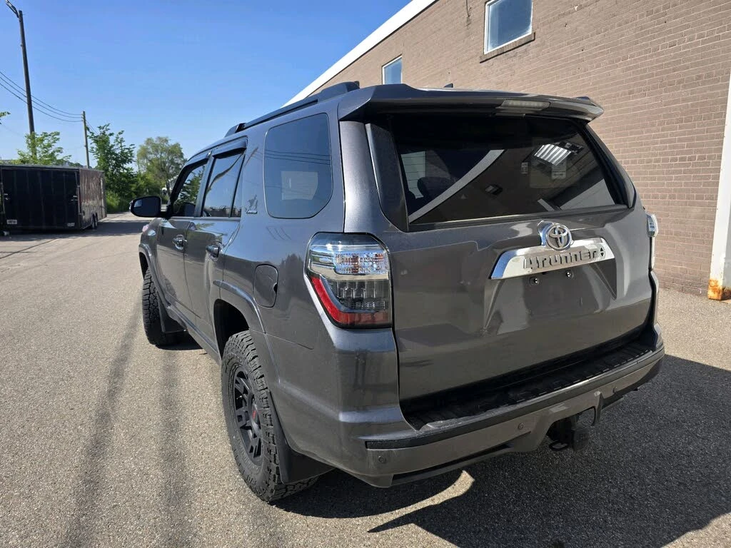 Toyota 4runner TRD PRO* КОЖА* ПОДГРЕВ* КАМЕРА* ПАМЕТ* ШИБИДАХ, снимка 4 - Автомобили и джипове - 54802940