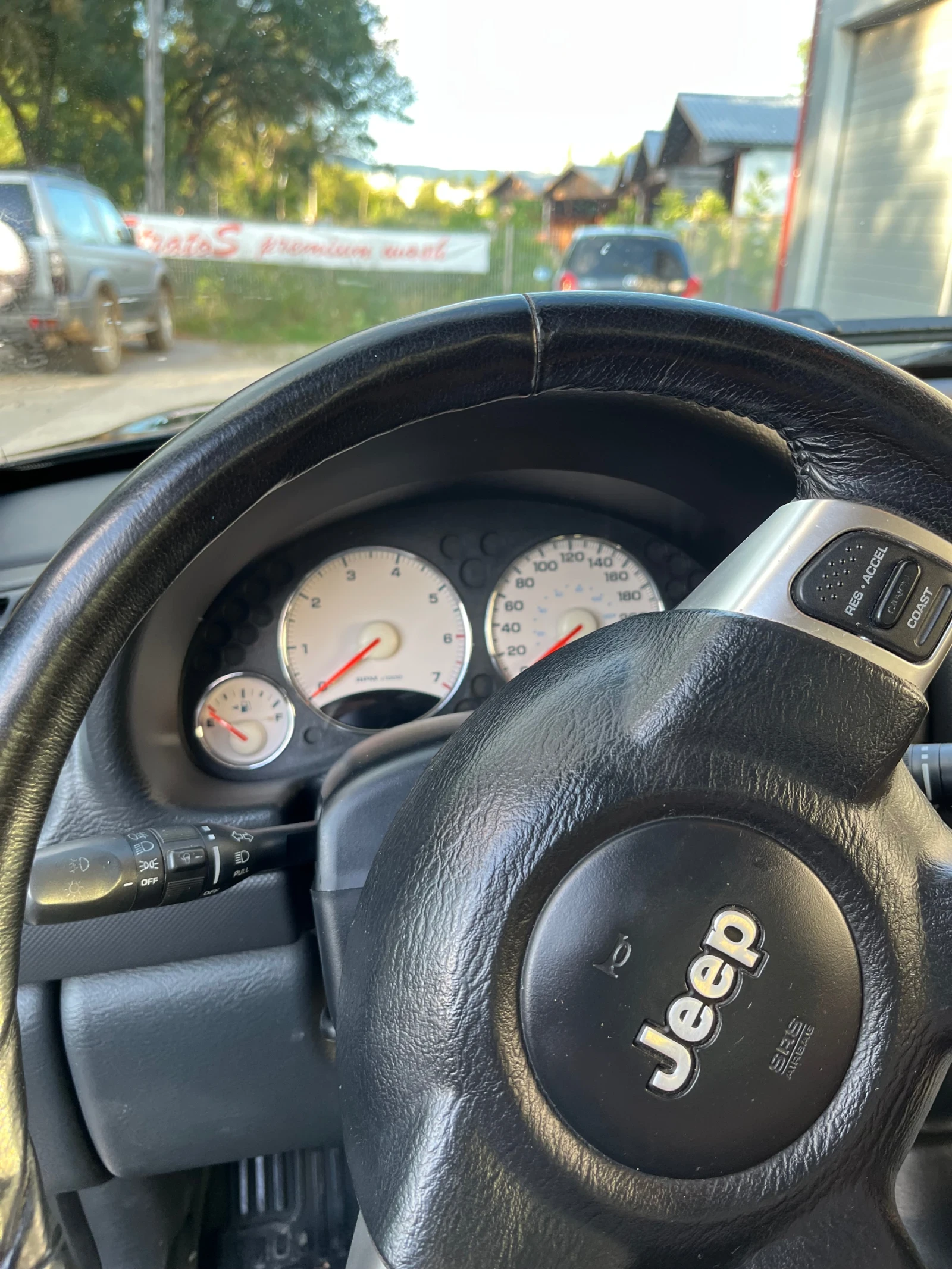 Jeep Cherokee 3, 7 L Бензин/Газ Limited edition, снимка 10 - Автомобили и джипове - 55416983