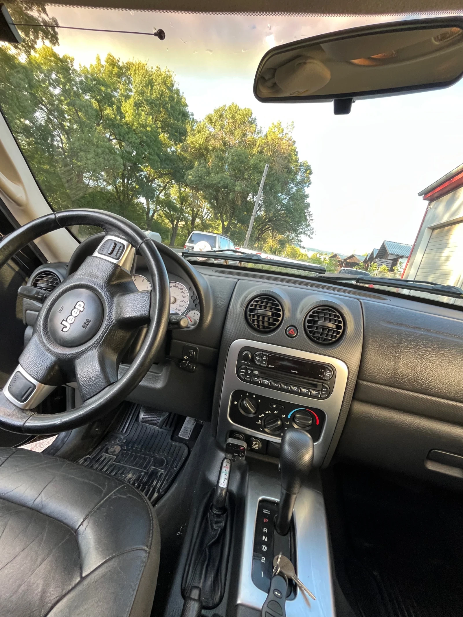Jeep Cherokee 3, 7 L Бензин/Газ Limited edition, снимка 12 - Автомобили и джипове - 55416983