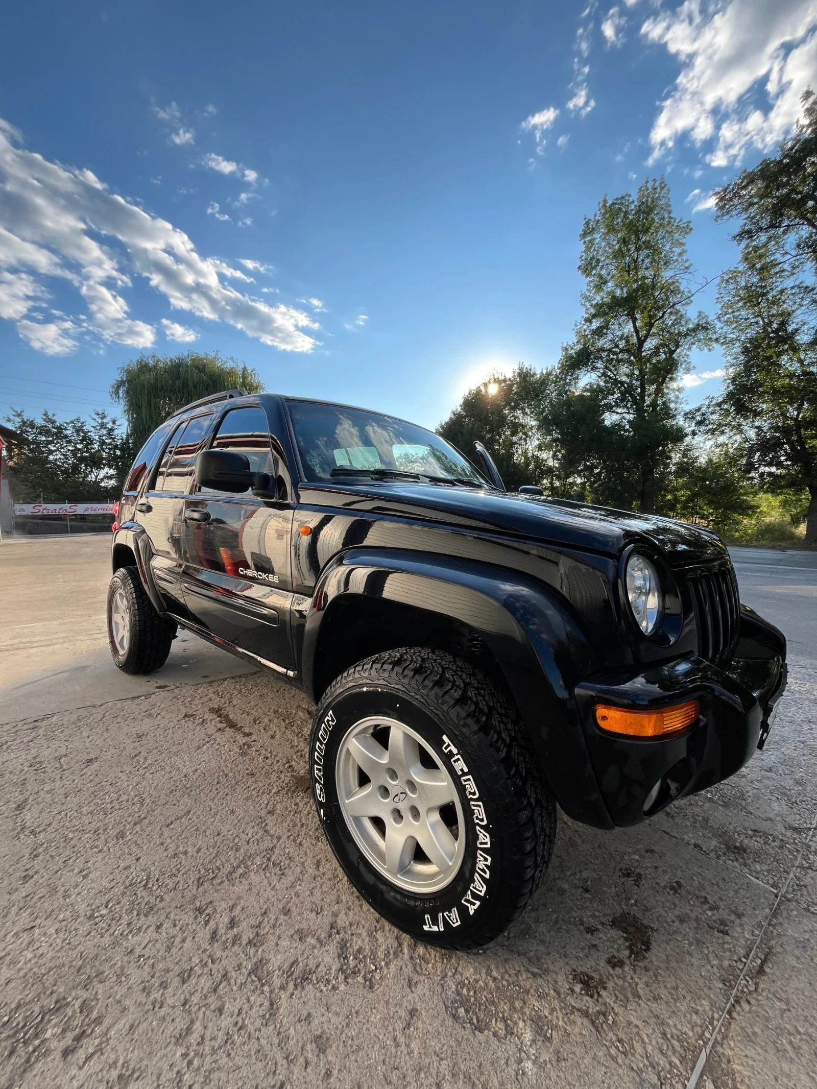 Jeep Cherokee 3, 7 L Бензин/Газ Limited edition, снимка 4 - Автомобили и джипове - 55416983