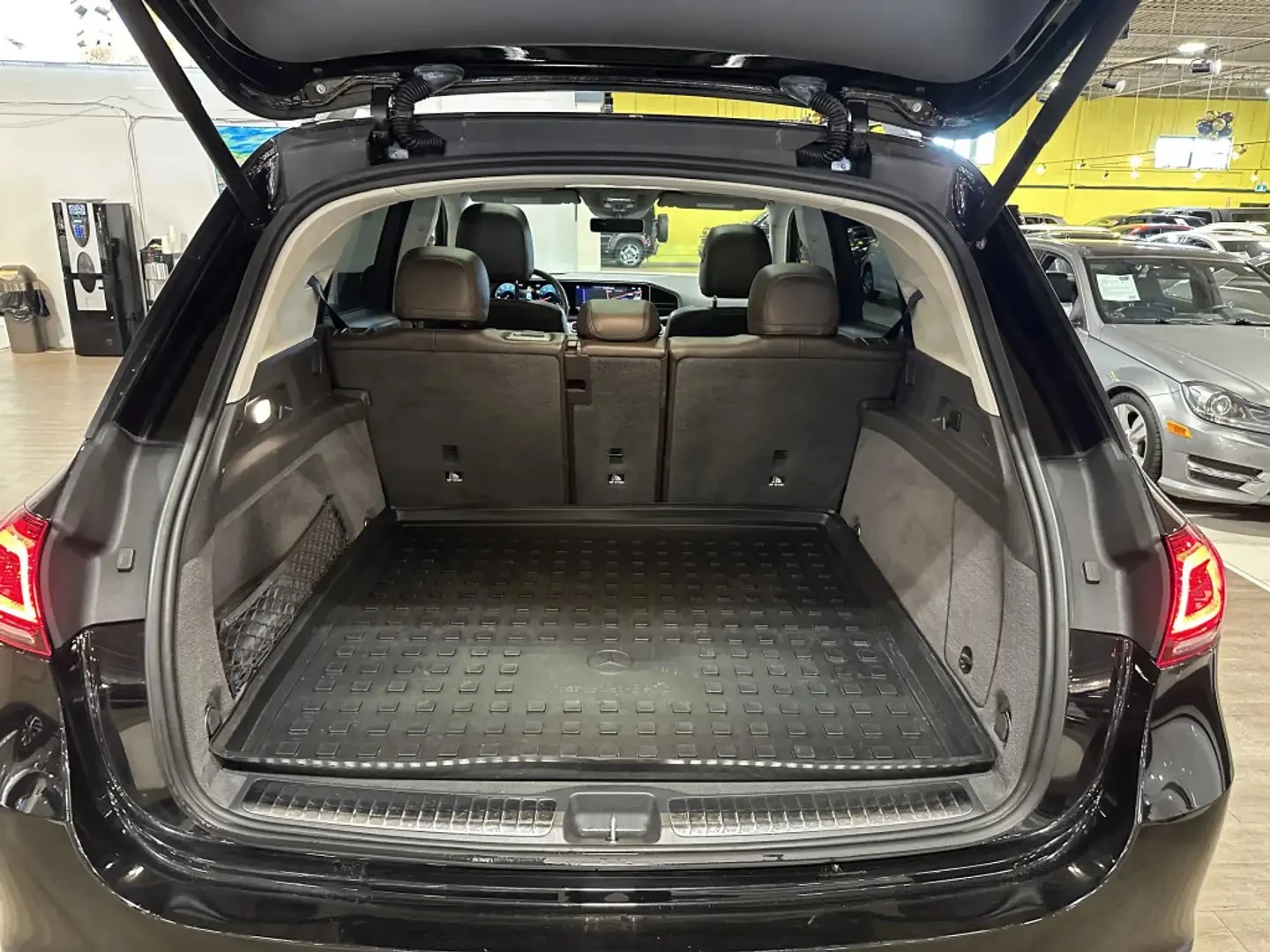 Mercedes-Benz GLE 350 AMG PKG BURMESTER 360 ЦЕНА ДО БЪЛГАРИЯ АВТОКРЕДИТ, снимка 17 - Автомобили и джипове - 55752628