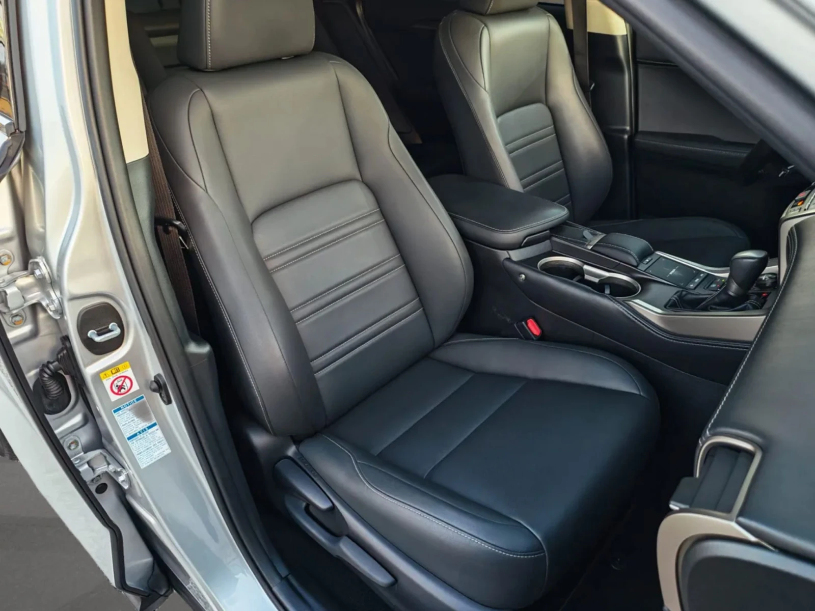 Lexus NX 300h FACELIFT, снимка 13 - Автомобили и джипове - 55871805