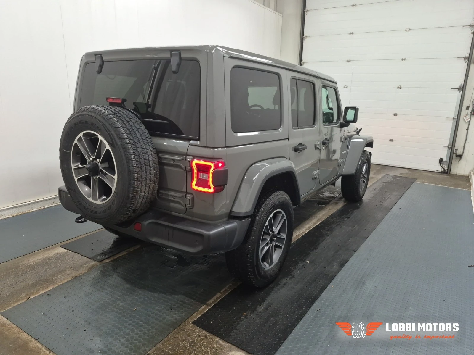 Jeep Wrangler, снимка 3 - Автомобили и джипове - 55928744