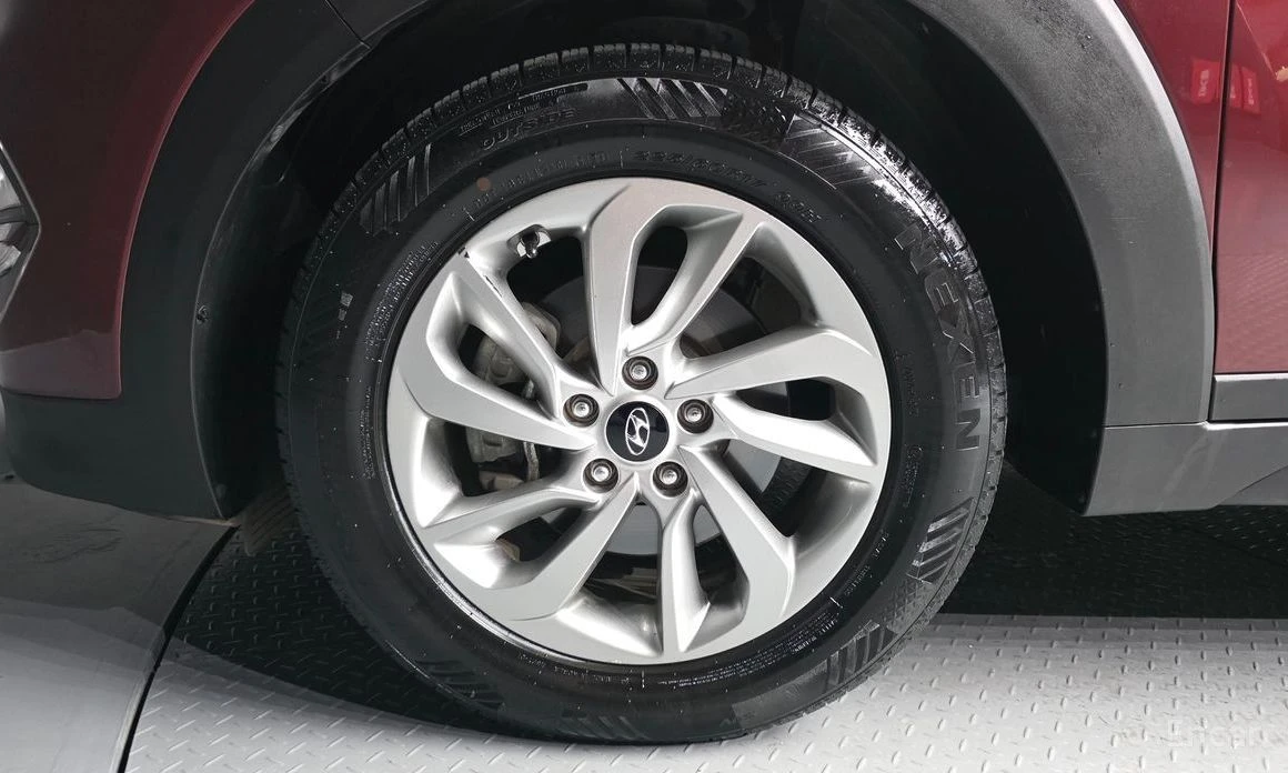Hyundai Tucson, снимка 5 - Автомобили и джипове - 56514959