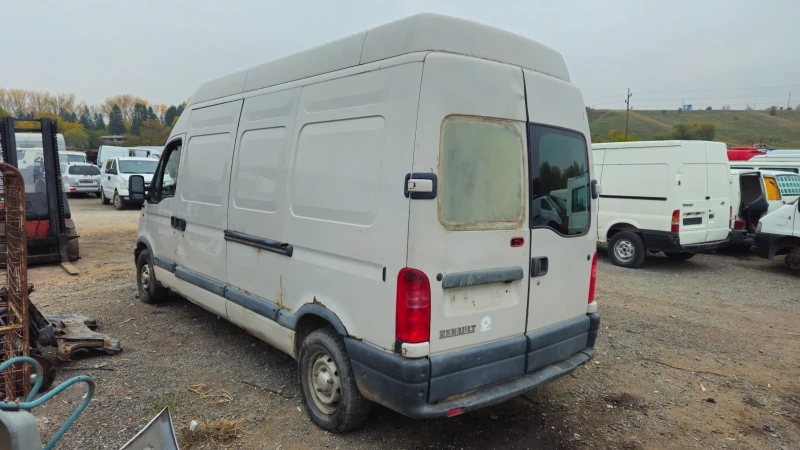 Renault Master 2.8dti/на части , снимка 4 - Бусове и автобуси - 47756872