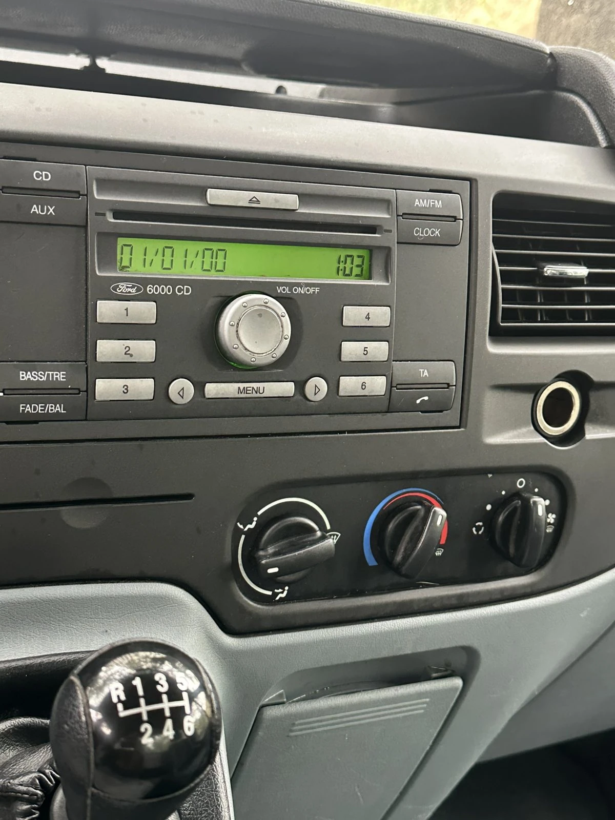 Ford Transit 2.4TDCi - изображение 8