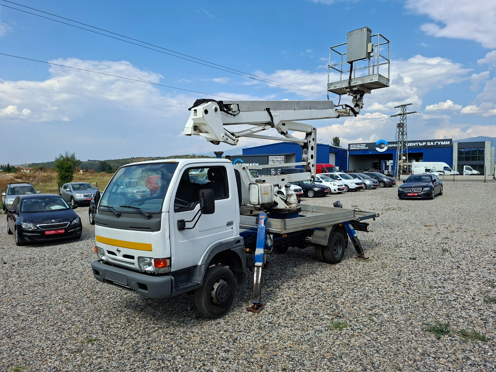 Автовишка Друга марка NISSAN* 35/3* 3.0TDI* , снимка 2 - Индустриална техника - 55596890