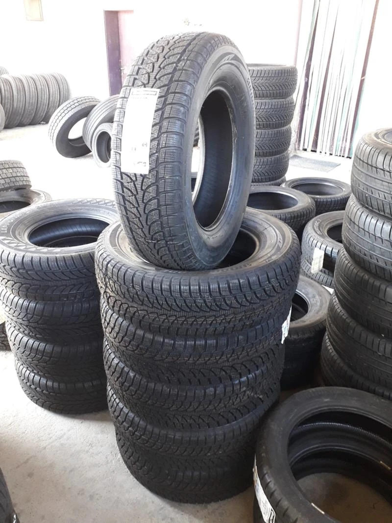 Гуми Зимни 215/70R16, снимка 1 - Гуми и джанти - 45863709