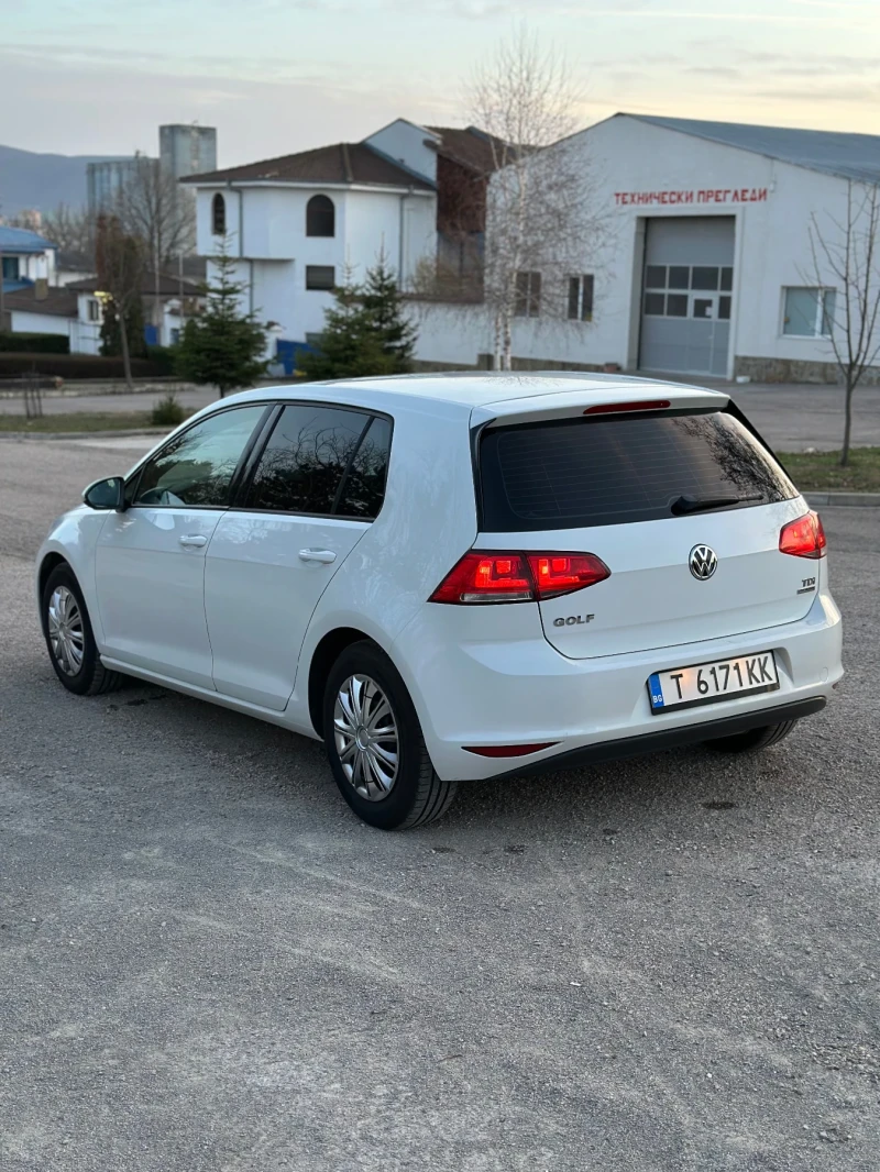 VW Golf 1.6 TDI, снимка 4 - Автомобили и джипове - 49071575