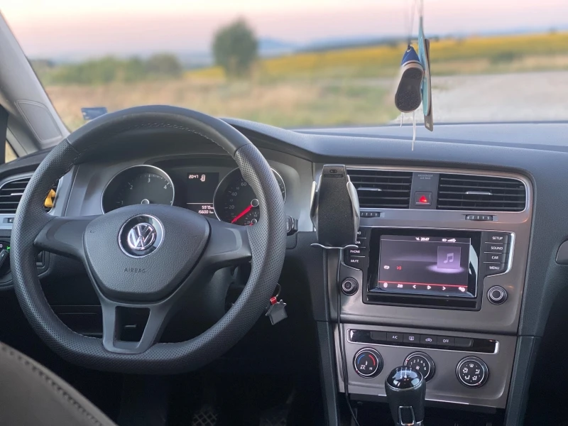 VW Golf 1.6 TDI, снимка 6 - Автомобили и джипове - 47184981