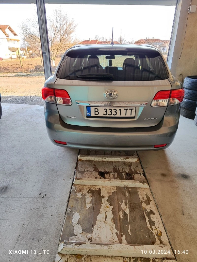 Toyota Avensis 2.0 D4D, снимка 12 - Автомобили и джипове - 44698348