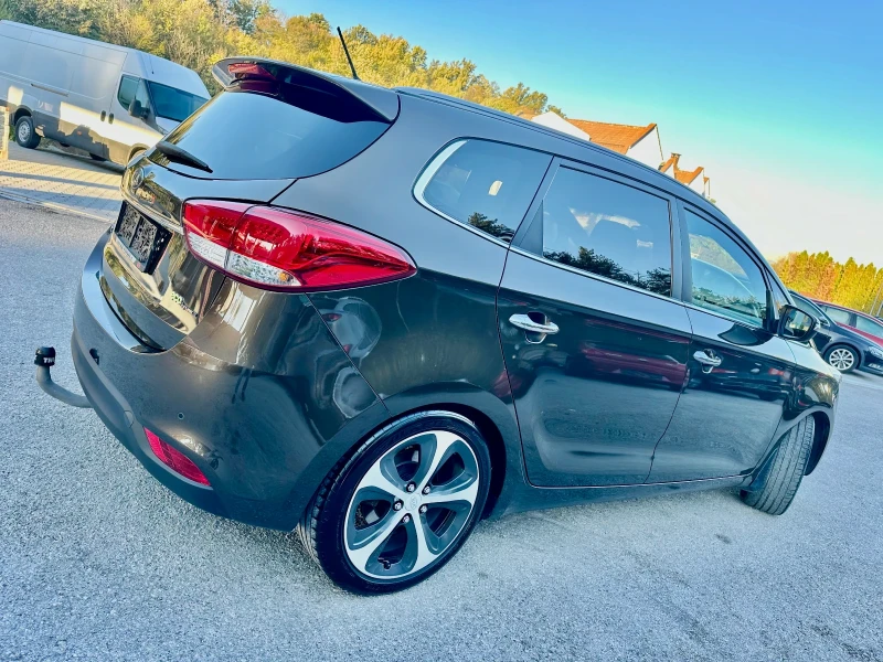 Kia Carens 1.7CRDI* FULL* REALNI KM* UNIKAT* , снимка 6 - Автомобили и джипове - 47671933