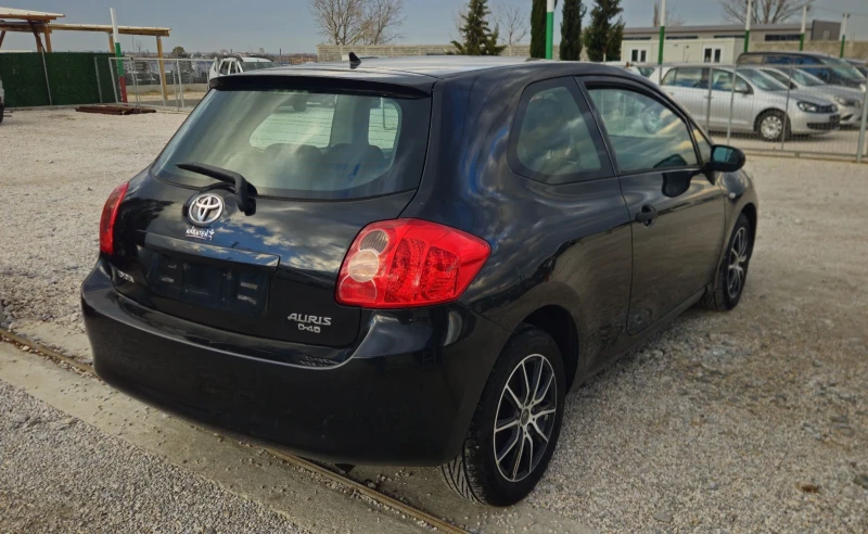 Toyota Auris 1.4D4D.90кс.ТОП състояние, снимка 6 - Автомобили и джипове - 48093817