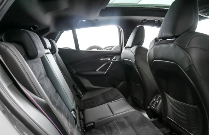 BMW iX2 xDRIVE 30 M SPORT HEAD UP PANO 360 CAMERA , снимка 9 - Автомобили и джипове - 51508887