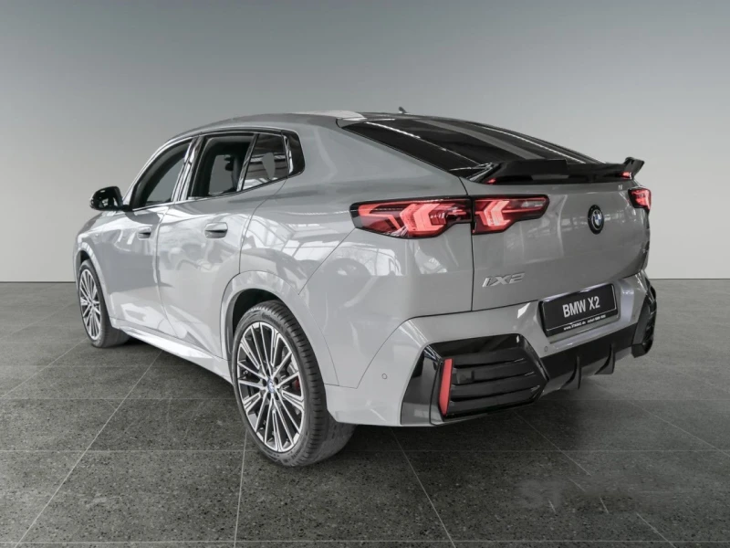 BMW iX2 xDRIVE 30 M SPORT HEAD UP PANO 360 CAMERA , снимка 3 - Автомобили и джипове - 51508887