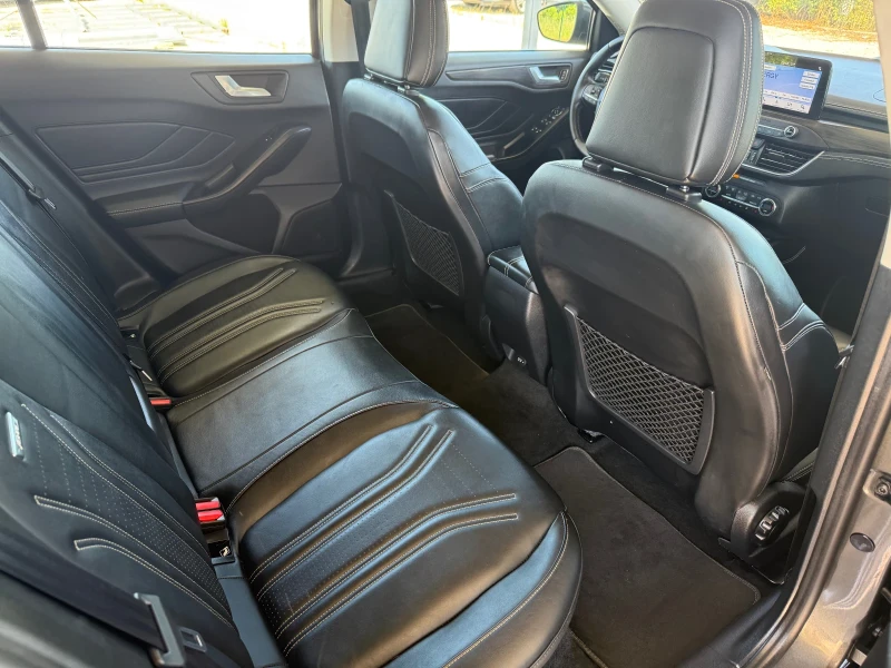 Ford Focus 1.5 EcoBoost VIGNALE ШВЕЙЦАРИЯ АВТОМАТ, снимка 10 - Автомобили и джипове - 52654047