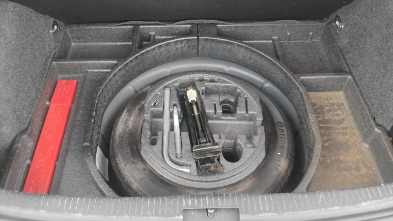 VW Golf 1.6, снимка 13 - Автомобили и джипове - 52684988