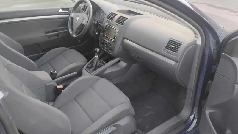 VW Golf 1.6, снимка 8 - Автомобили и джипове - 52684988