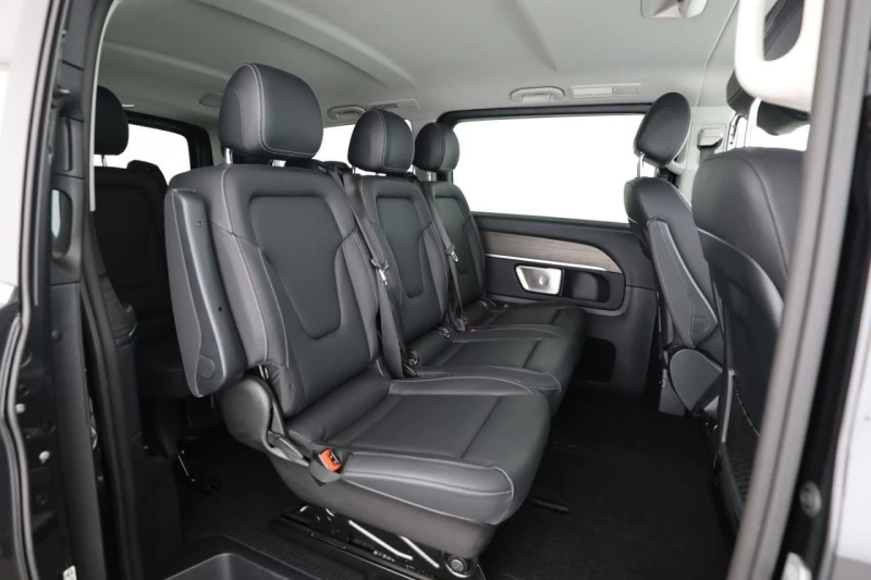 Mercedes-Benz V 300 d 4-MATIC AMG LONG AVANTGARDE DISTRONIC 360, снимка 12 - Автомобили и джипове - 51683264