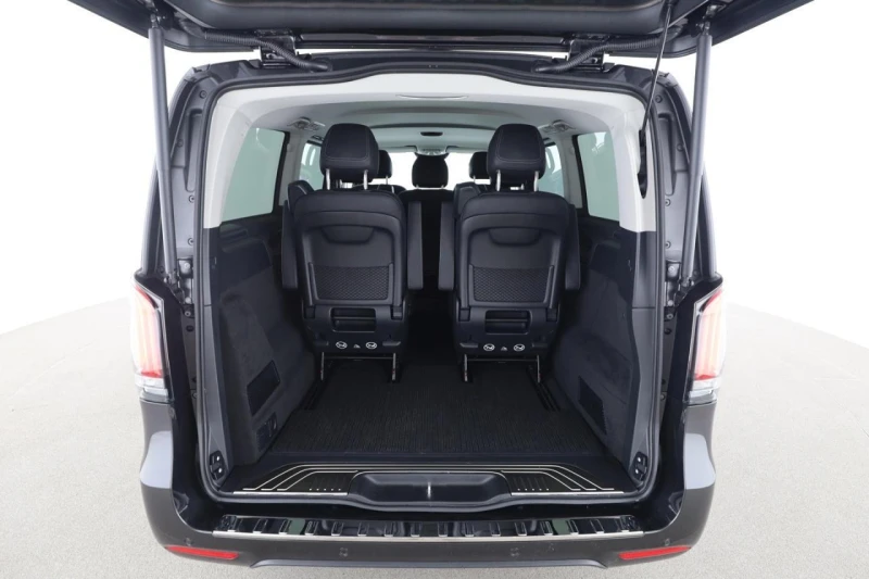 Mercedes-Benz V 300 d 4-MATIC AMG LONG AVANTGARDE DISTRONIC 360, снимка 13 - Автомобили и джипове - 51683264