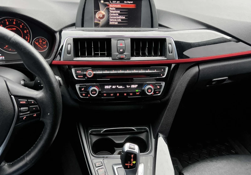 BMW 320 xDrive, снимка 9 - Автомобили и джипове - 52749778