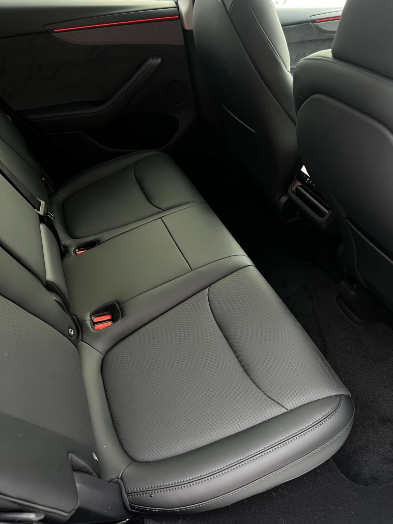 Tesla Model Y Juniper Long Range Dual AWD 01/2026, снимка 13 - Автомобили и джипове - 53285415