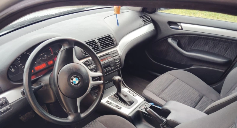 BMW 320 E46, снимка 5 - Автомобили и джипове - 53285884