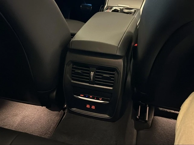 BMW 330 e xDrive = M-Sport = Shadow Line Гаранция - изображение 10